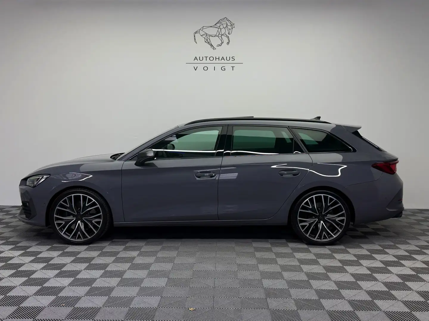 CUPRA Leon VZ 4Drive|2.Hand|Pano|Matrix-LED|Memory| Grau - 1