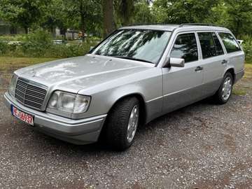 E 220 Kombi W124 mit SSD & Klimaanlage