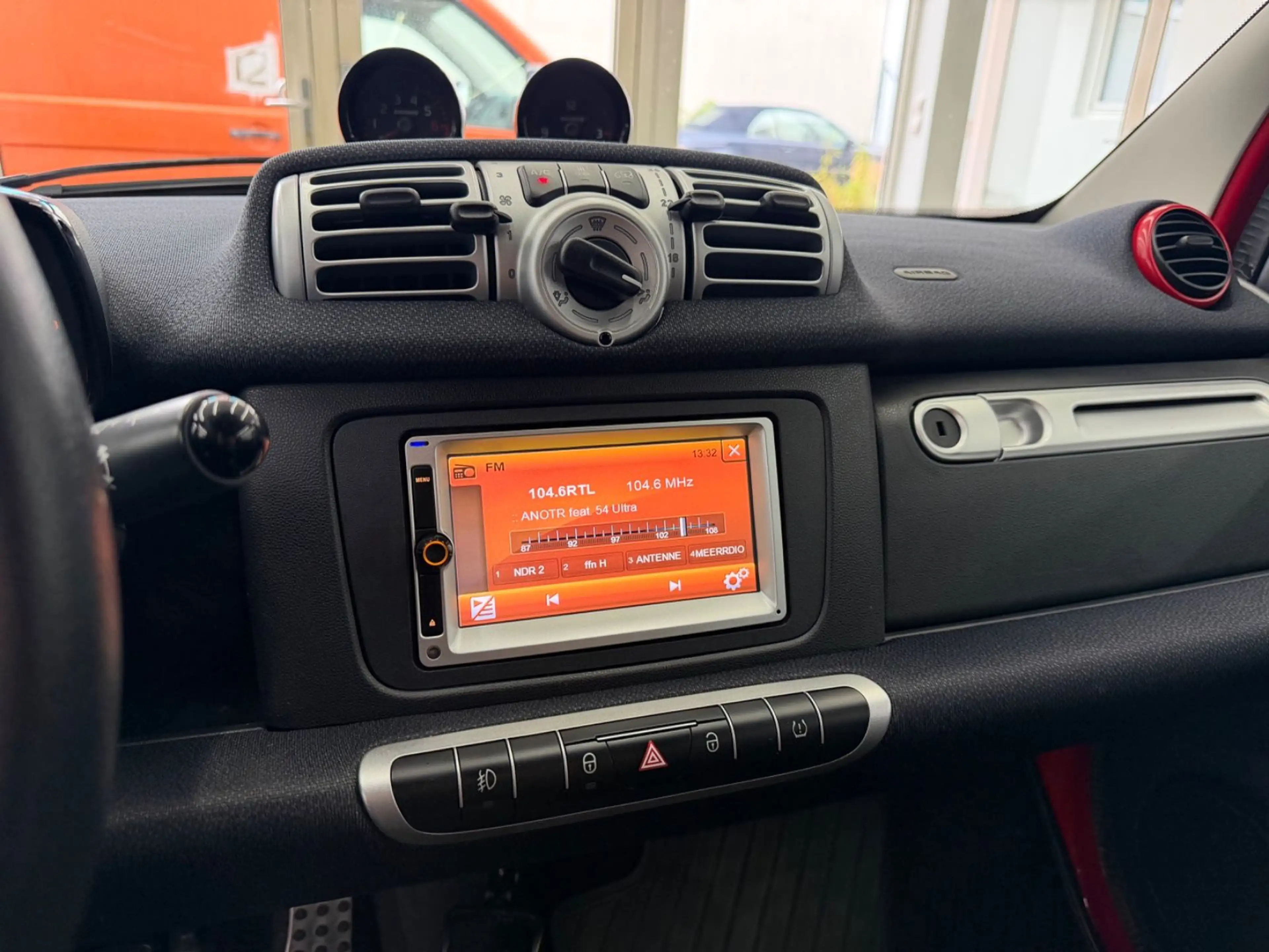 smart forTwo 1.0 coupe Brabus*Panorama*Navi*Sitzheiz* — photo 19