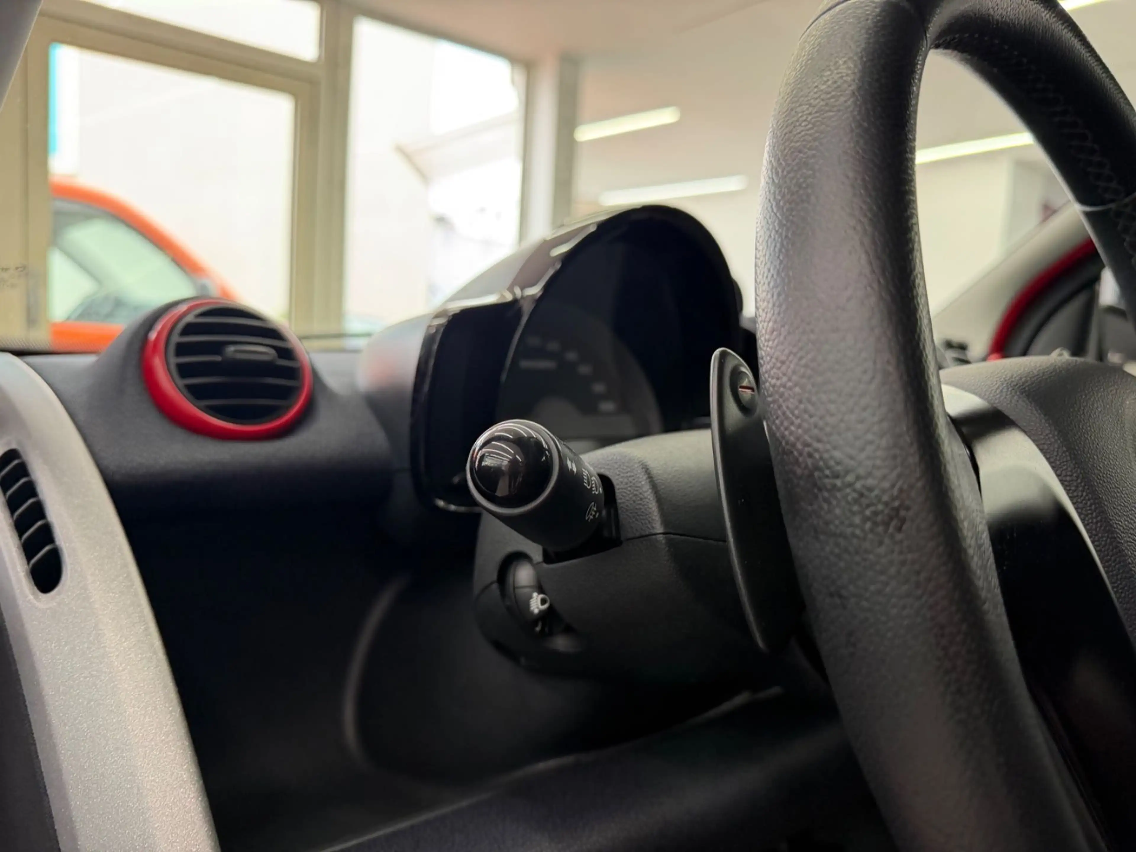 smart forTwo 1.0 coupe Brabus*Panorama*Navi*Sitzheiz* — photo 17