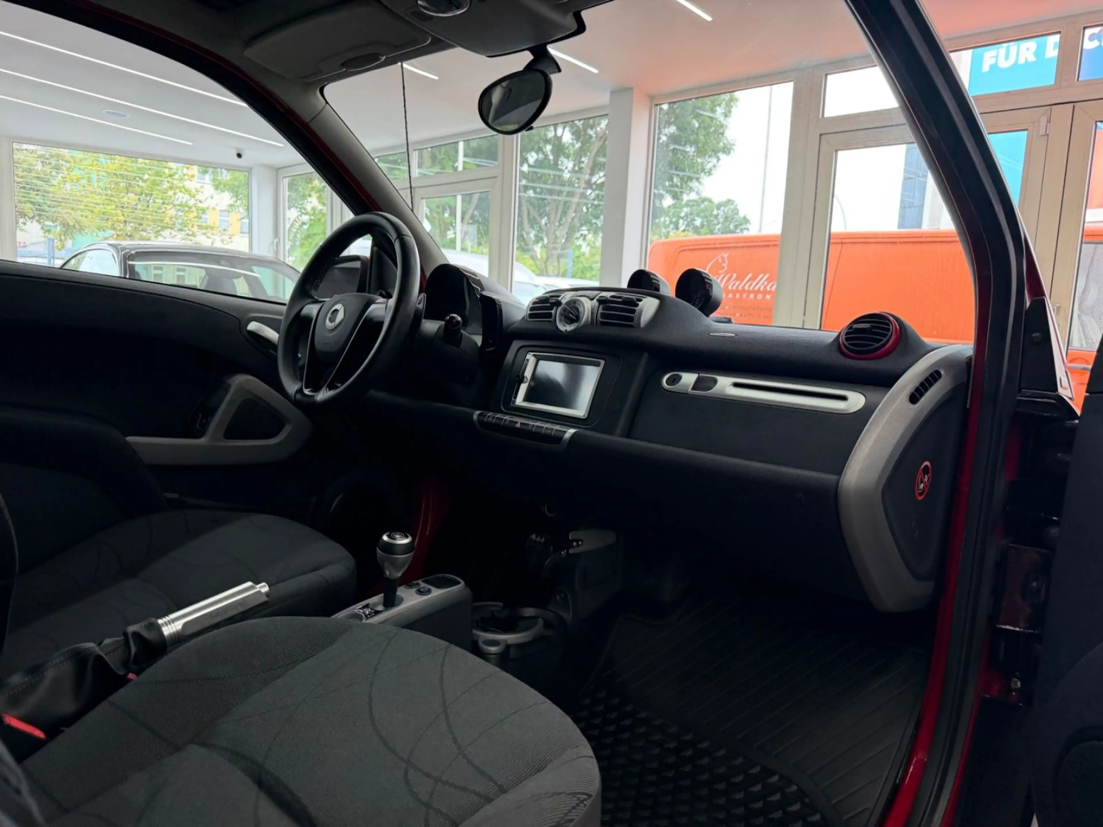 smart forTwo 1.0 coupe Brabus*Panorama*Navi*Sitzheiz* — photo 7