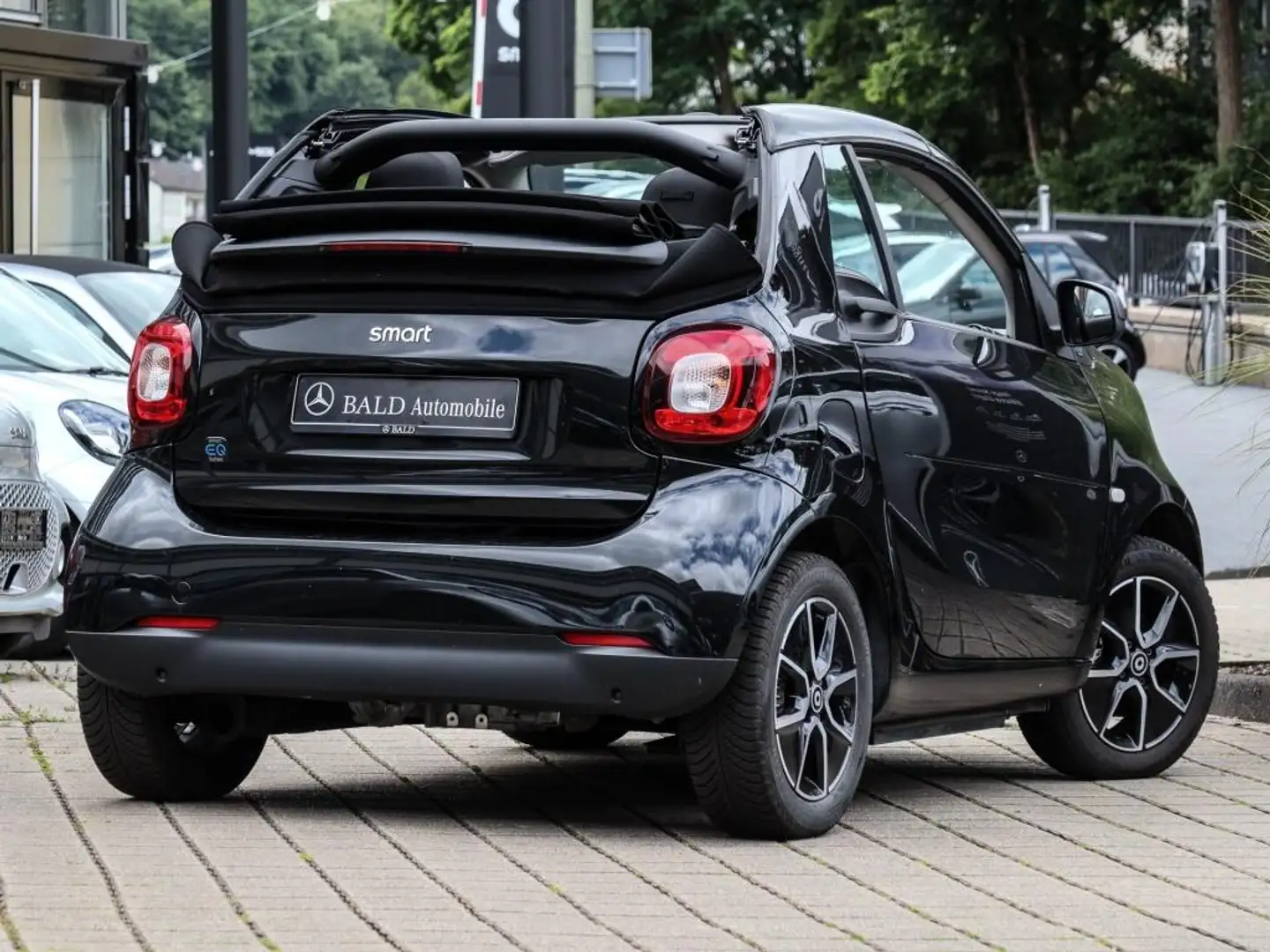 smart forTwo EQ  cabrio Cool&Audio/LED-Tagfahr Schwarz - 2