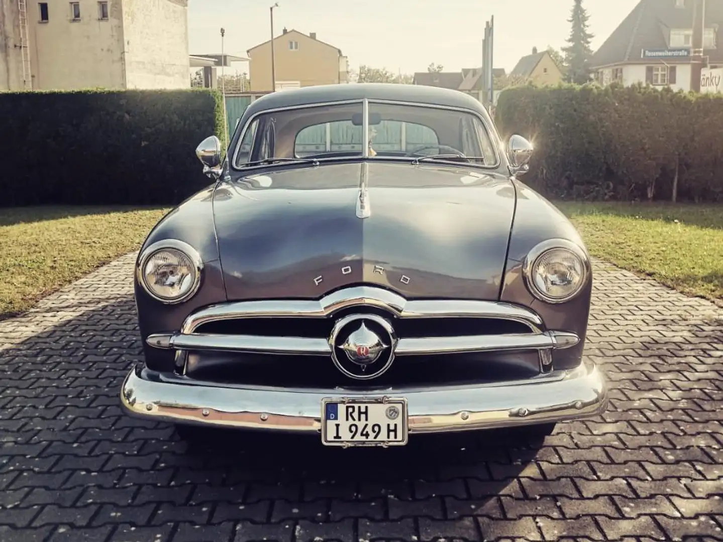 Ford 1949 Ford Shoebox Flathead V8 - 2