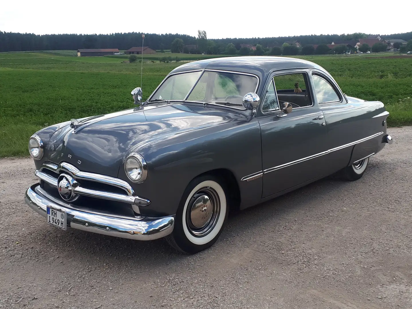 Ford 1949 Ford Shoebox Flathead V8 - 1