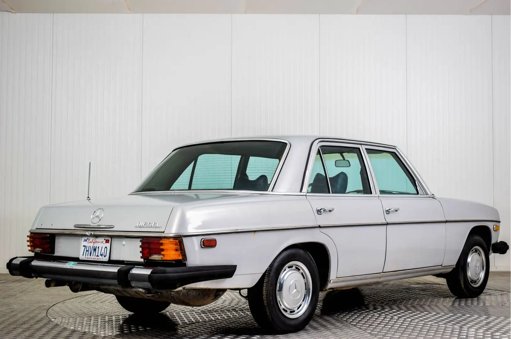 Mercedes-Benz 200 240 D Argintiu - 2
