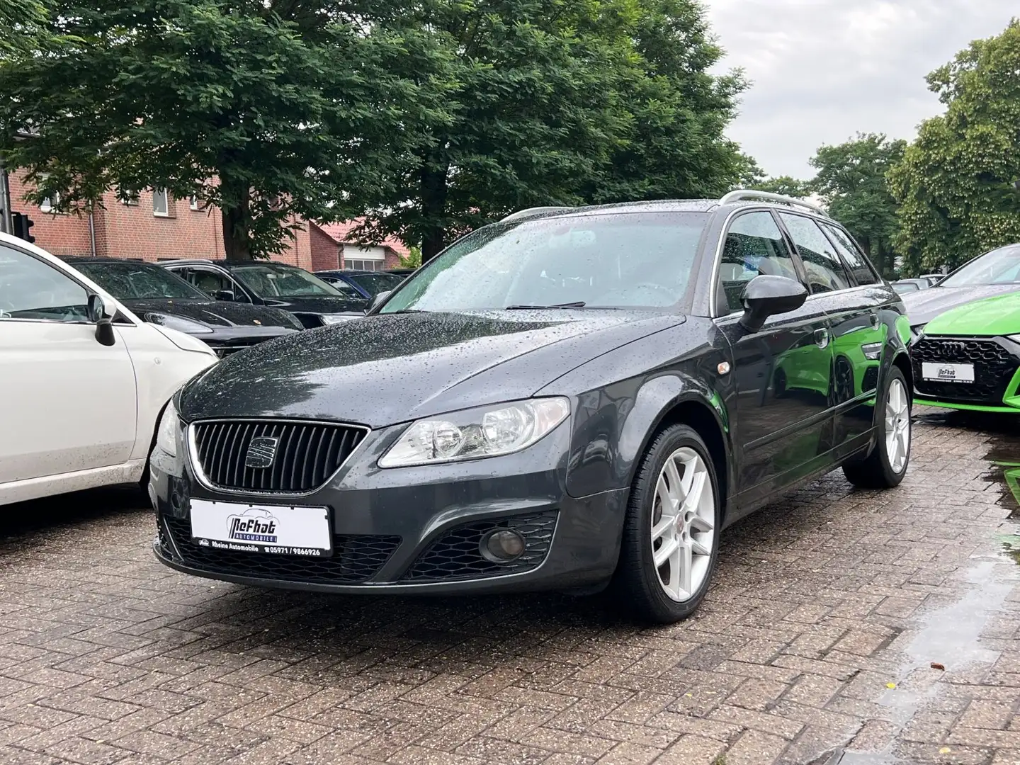 SEAT Exeo ST Style  1.Hand Grau - 2