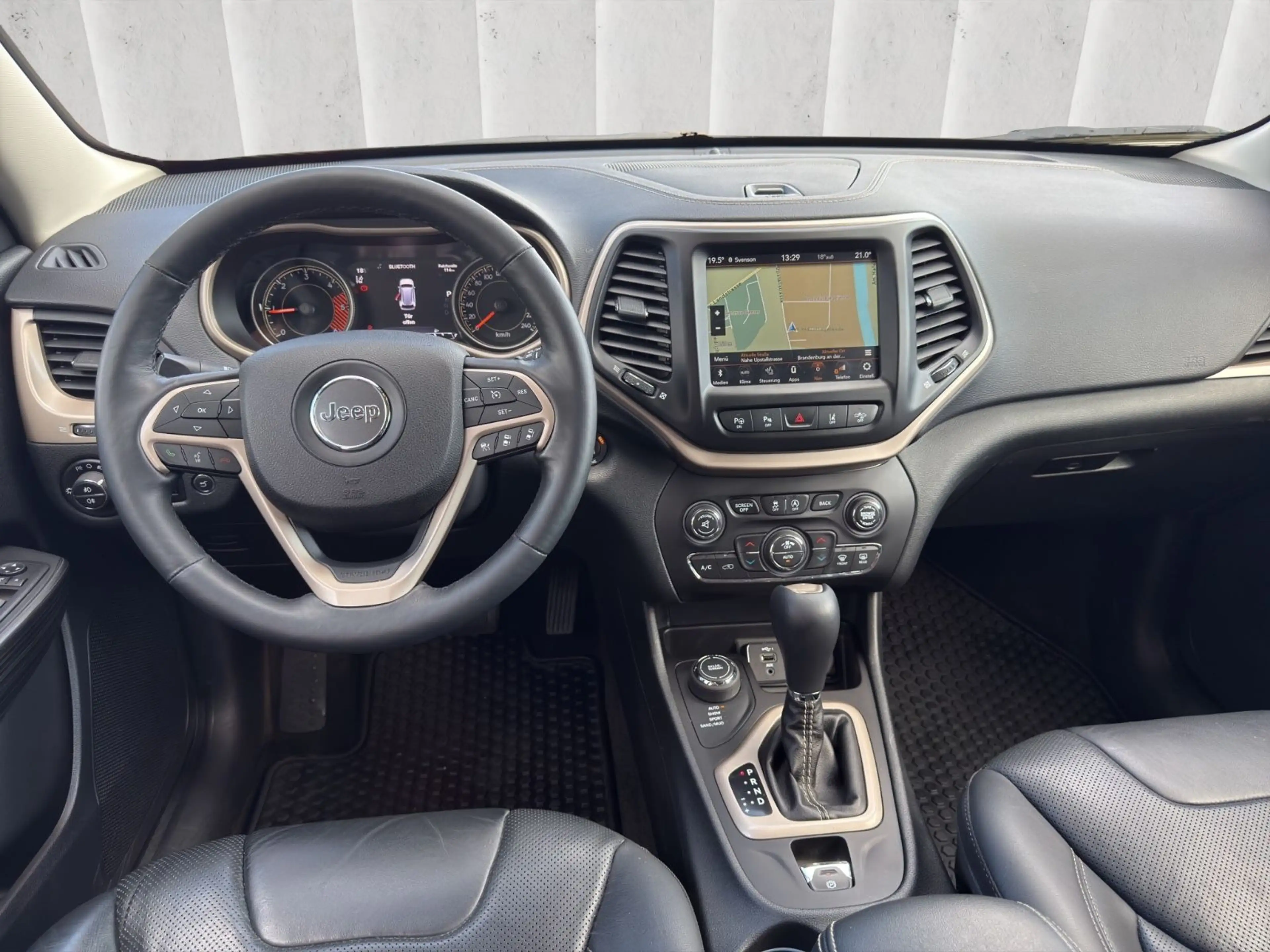 Jeep Cherokee Limited 4WD*Autom*Leder*Navi*ACC*Xenon — photo 14