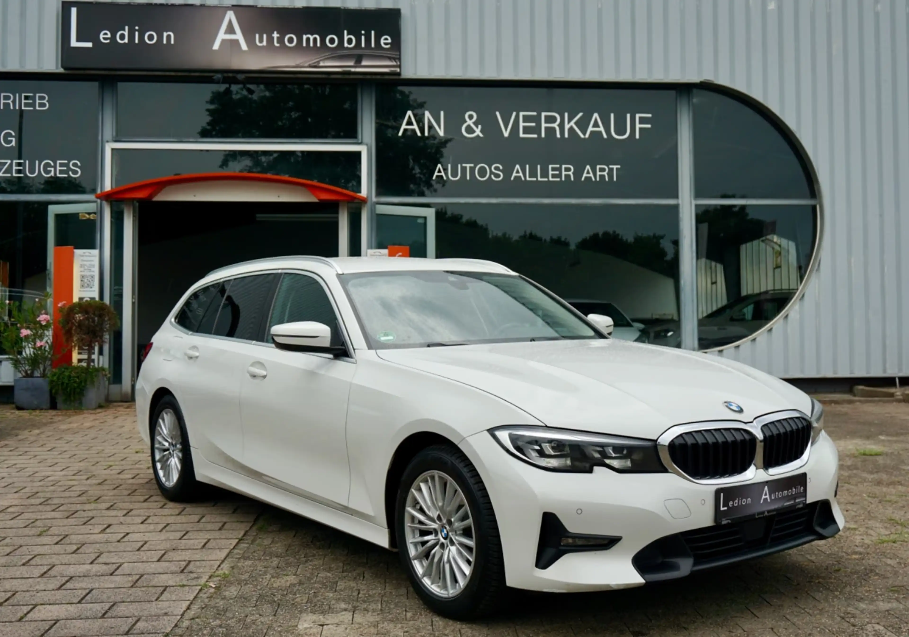 BMW 318 Mild Hybrid Sport Line AUTOMATIK — photo 2