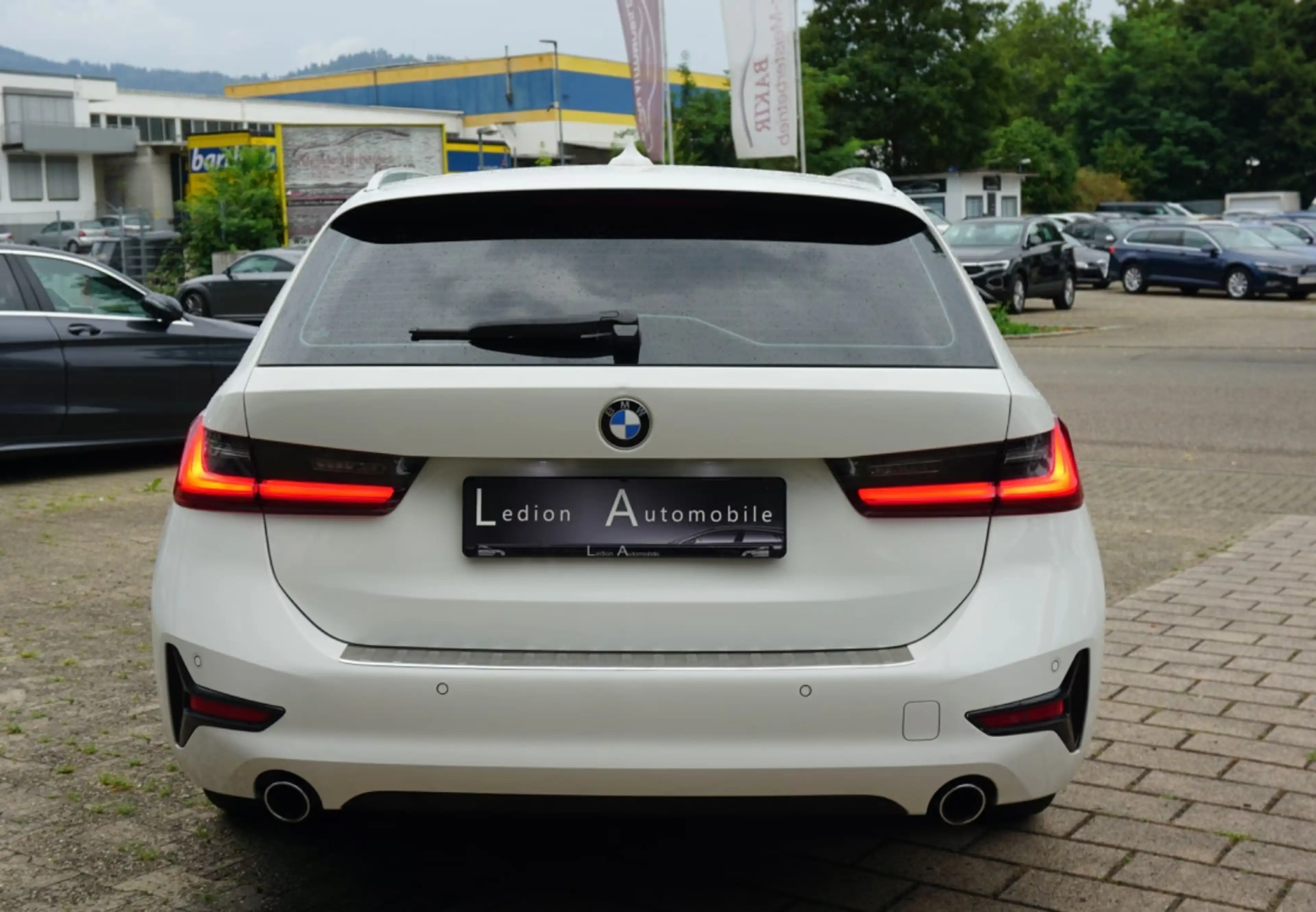 BMW 318 Mild Hybrid Sport Line AUTOMATIK — photo 13