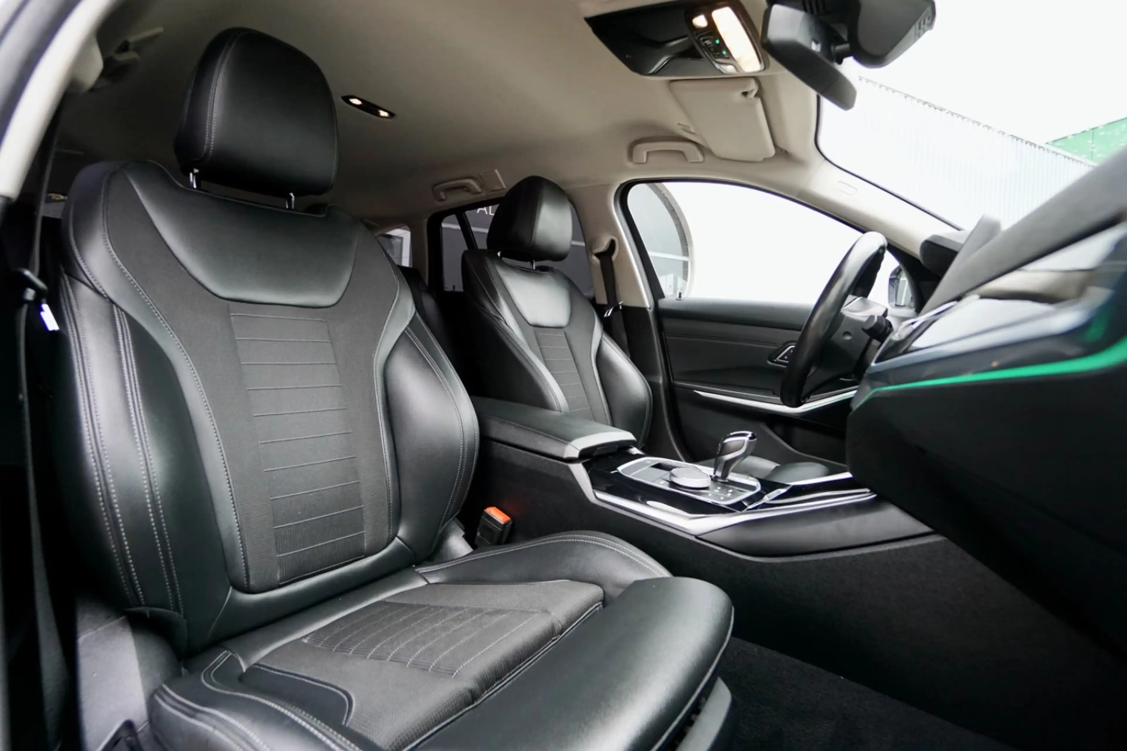 BMW 318 Mild Hybrid Sport Line AUTOMATIK — photo 11