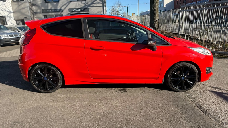 Ford Fiesta Sport — photo 8