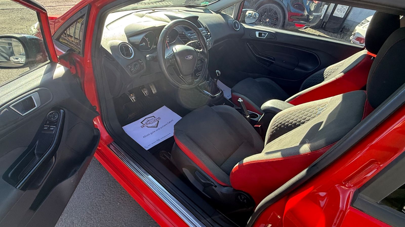 Ford Fiesta Sport — photo 11
