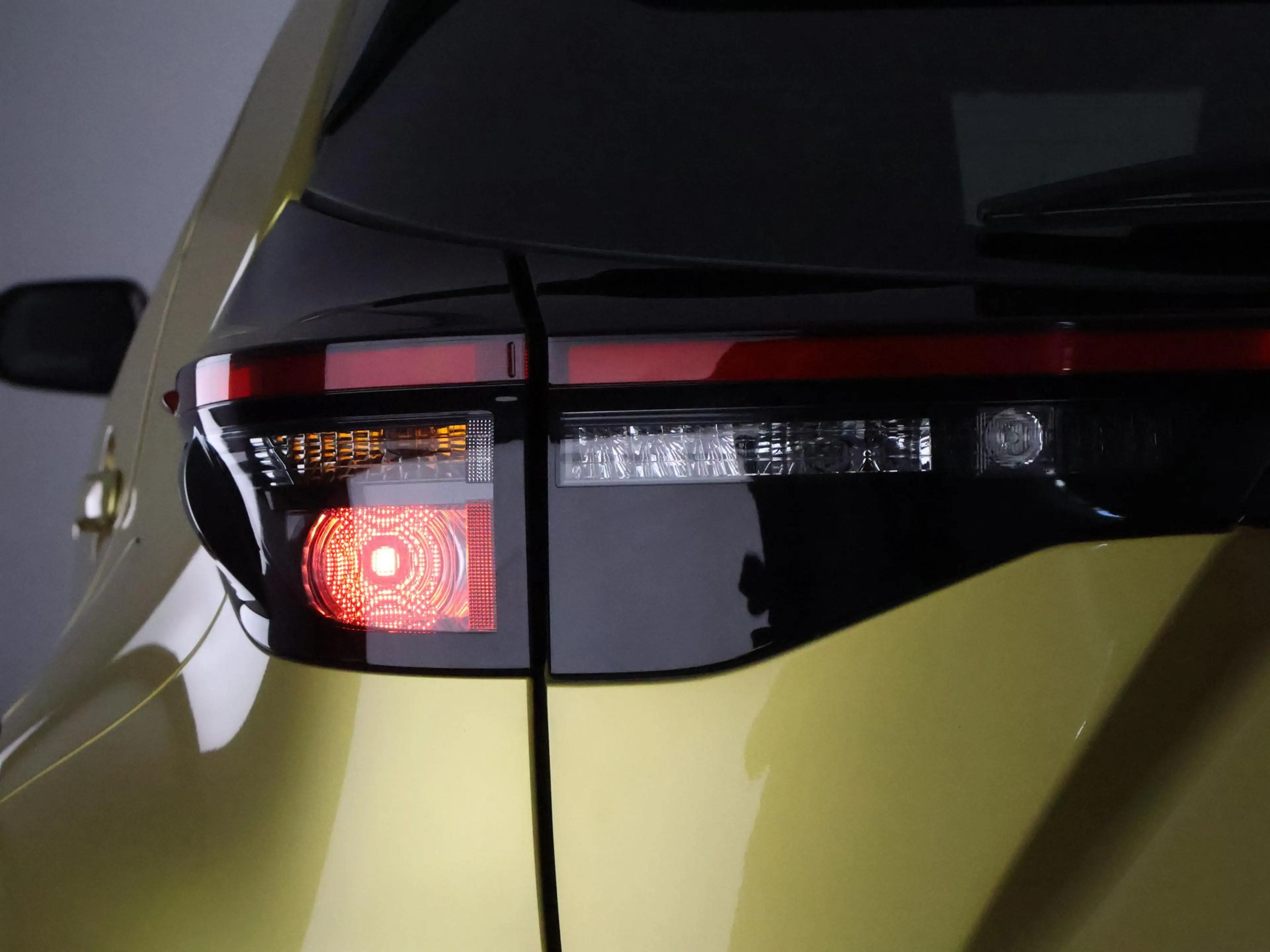 Toyota Yaris Cross 1.5 Hybrid Business Bi-Tone | Apple Carplay & Andr — photo 33