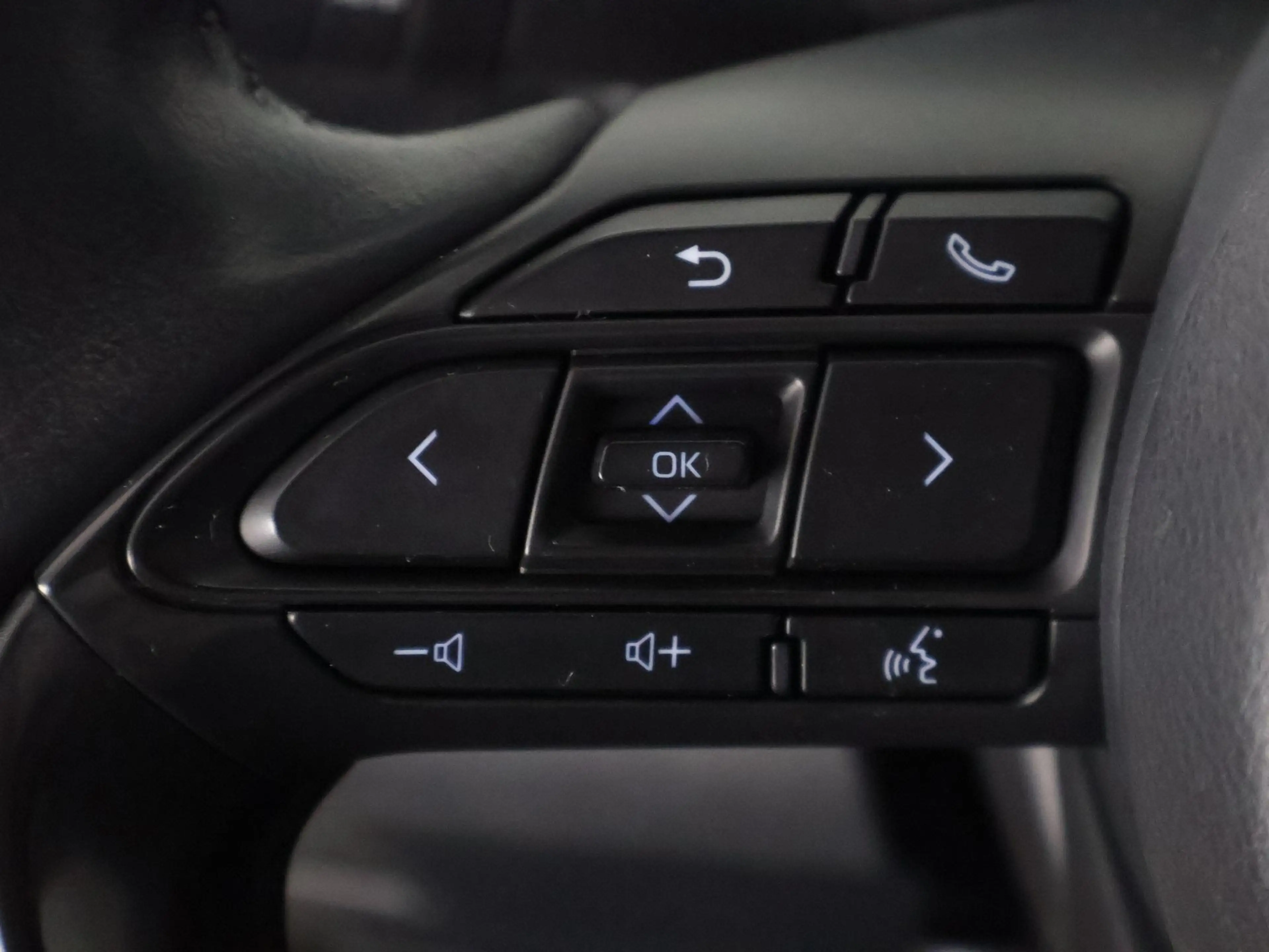 Toyota Yaris Cross 1.5 Hybrid Business Bi-Tone | Apple Carplay & Andr — photo 16
