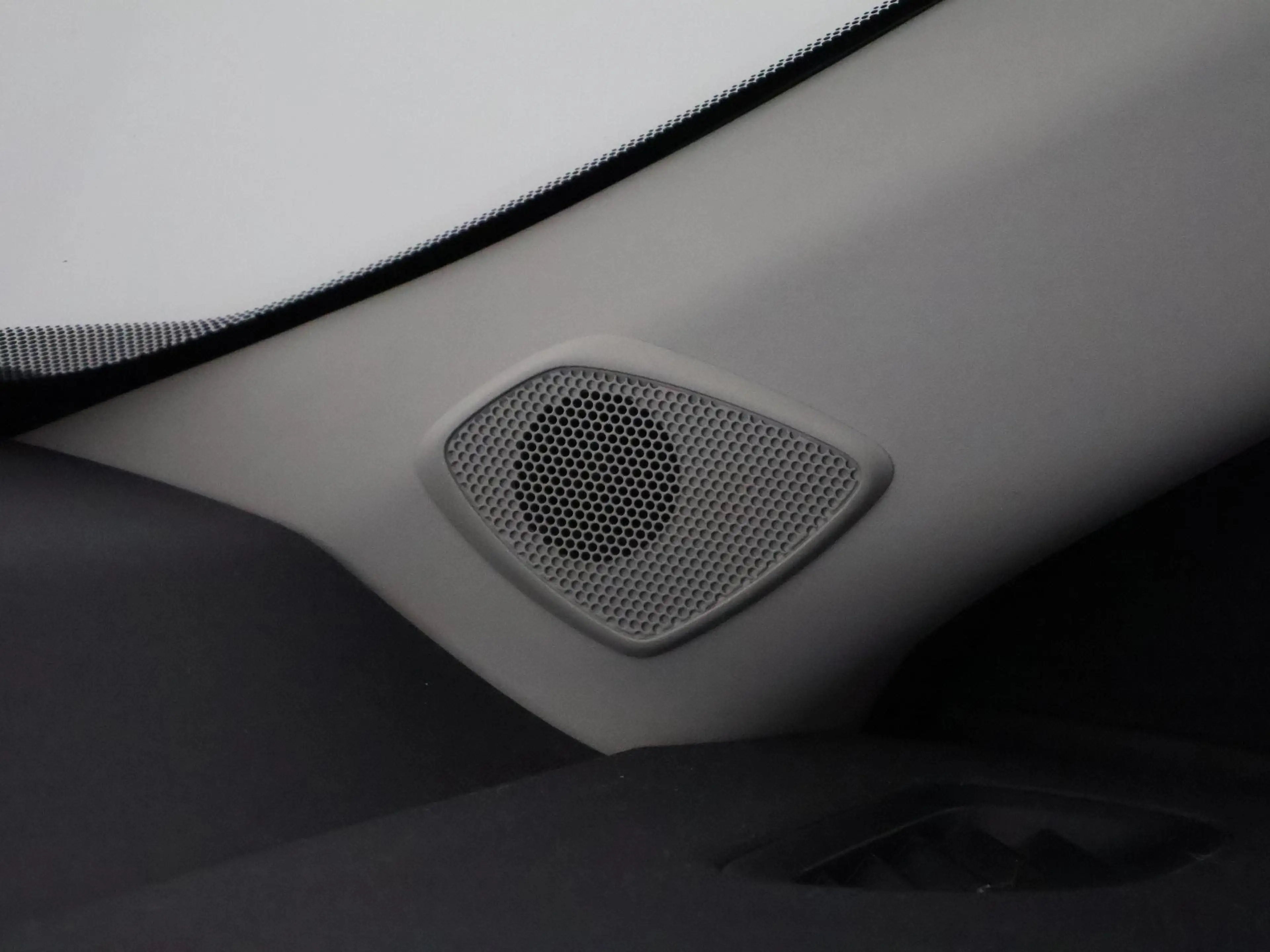 Toyota Yaris Cross 1.5 Hybrid Business Bi-Tone | Apple Carplay & Andr — photo 21