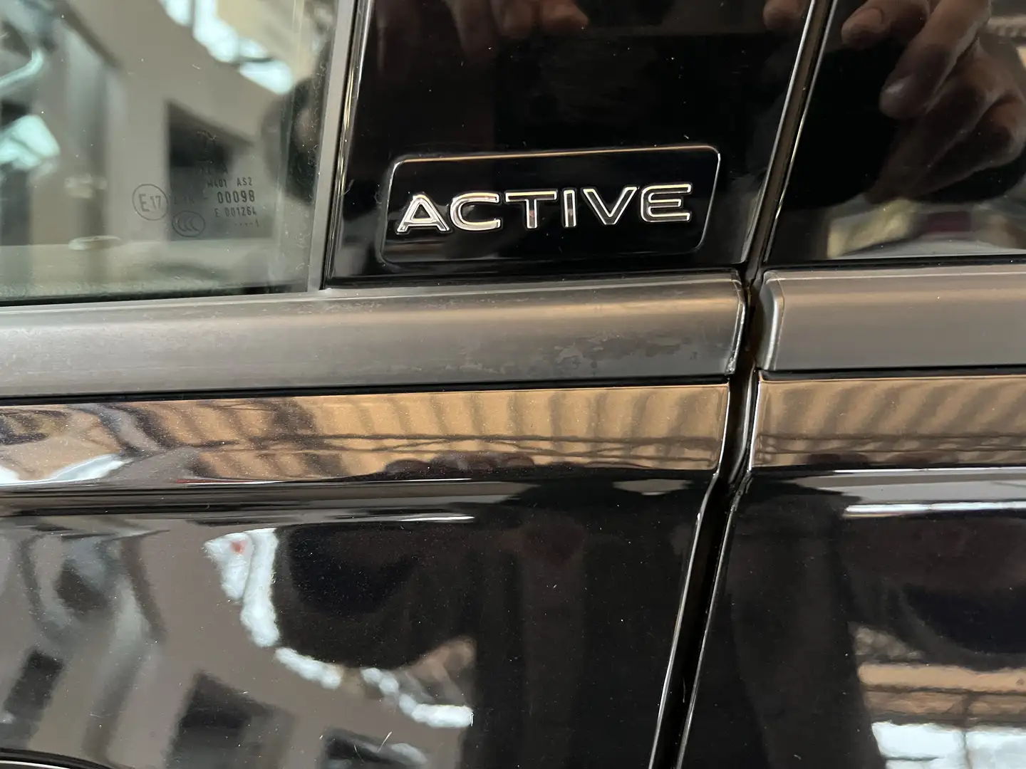 Volkswagen Tiguan ACTIVE 1,5 l TSI OPF 110 kW (150 PS) 7-Gang-Doppel Negro - 2