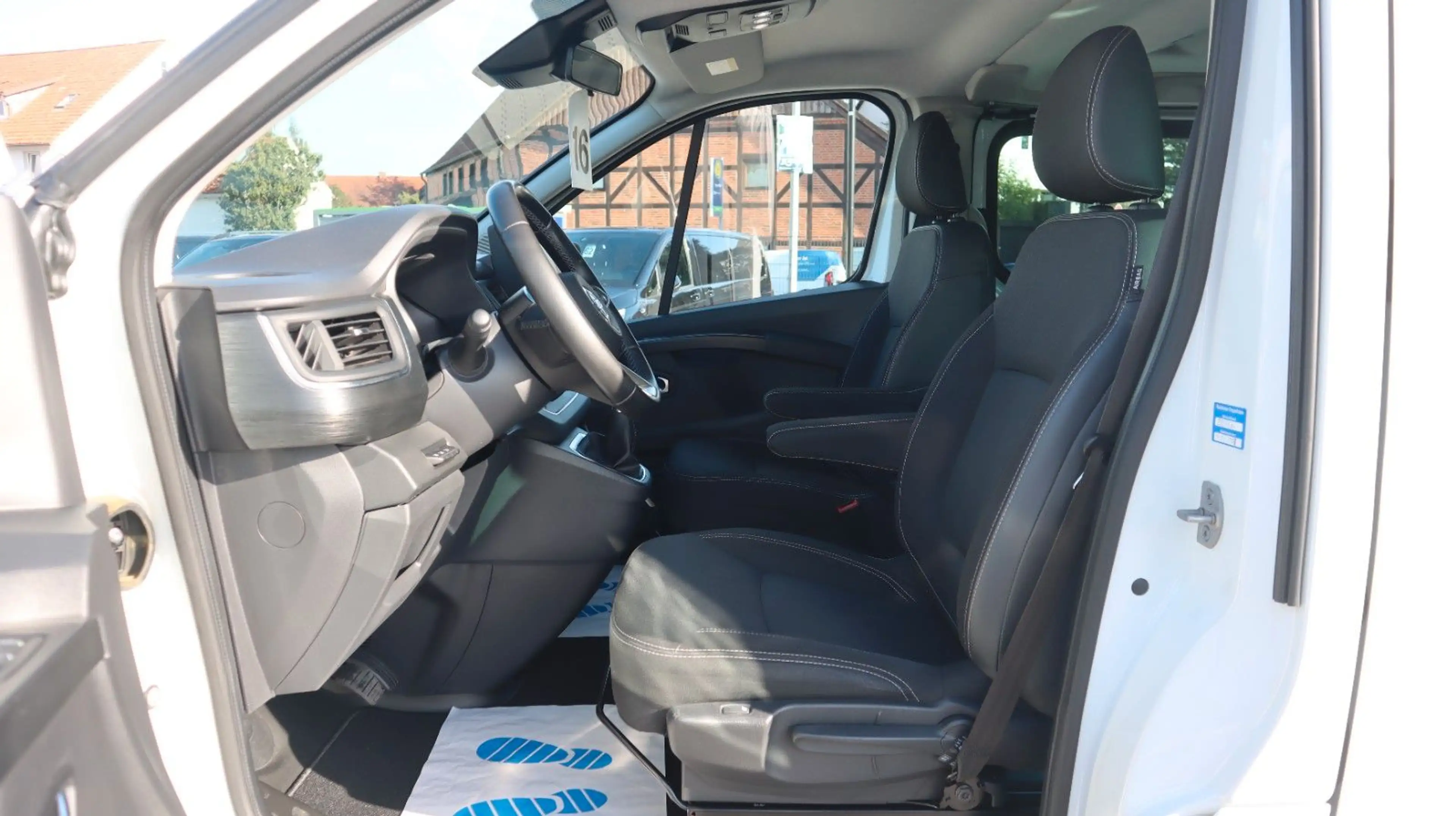 Nissan Primastar TEKNA L1 Aut. CarPlay LED R.Cam Design — photo 8