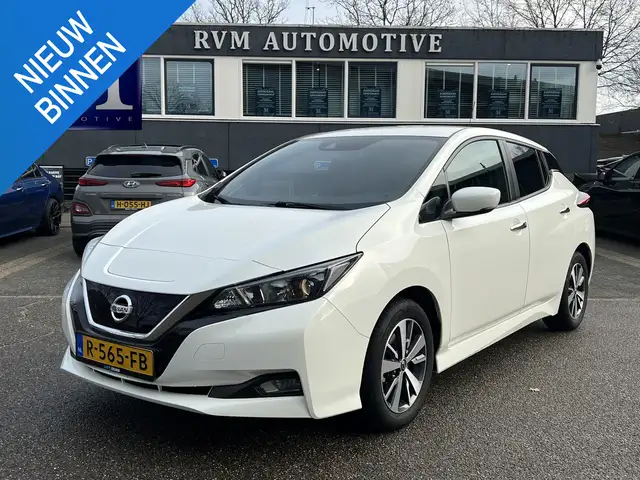 Nissan Leaf Acenta 40 kWh VAN: €15.900,- VOOR: €13.877,- UW EI