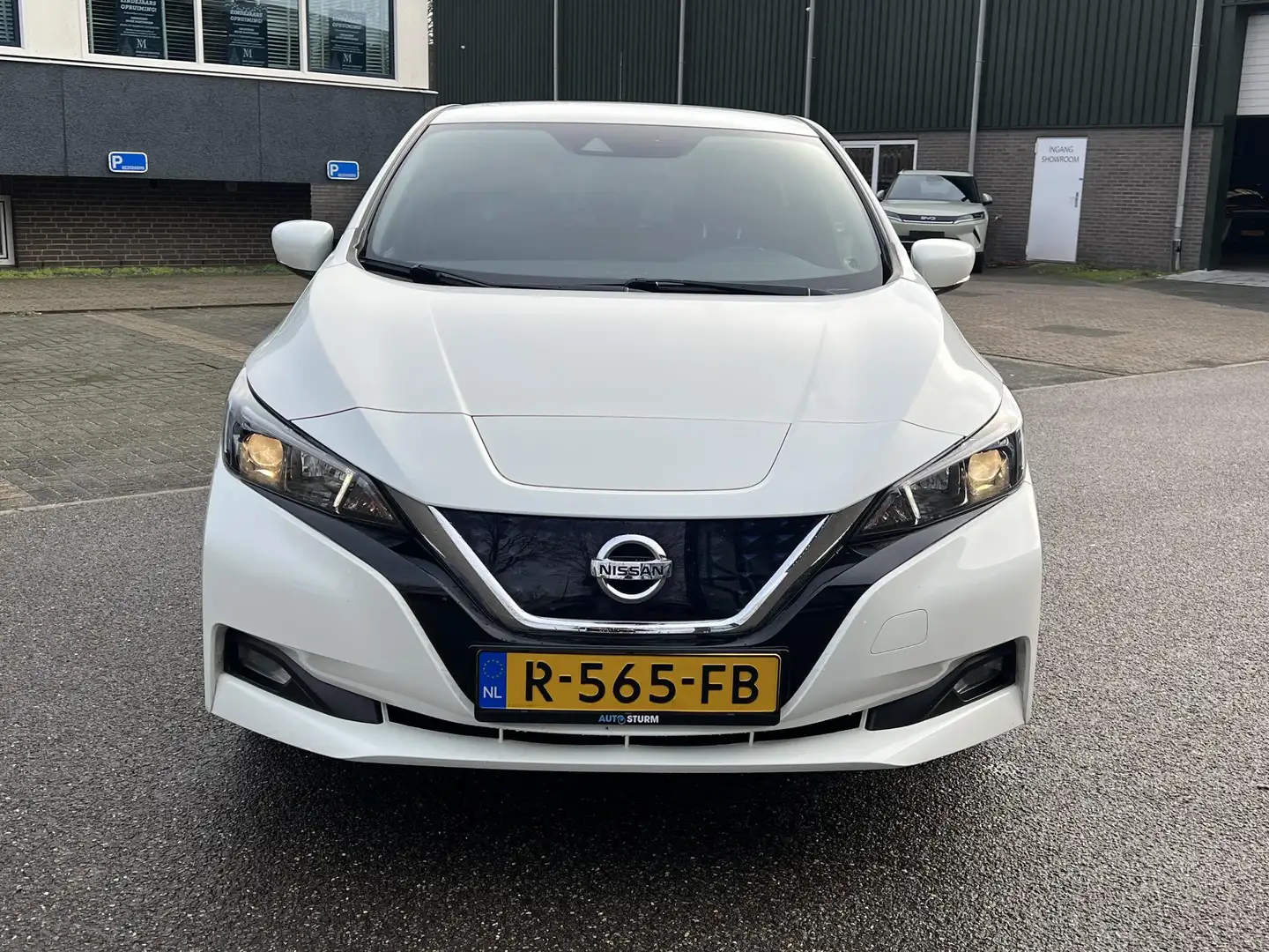 Nissan Leaf Acenta 40 kWh SOH 94% VAN: €15.900,- VOOR: €13.877 Weiß - 2