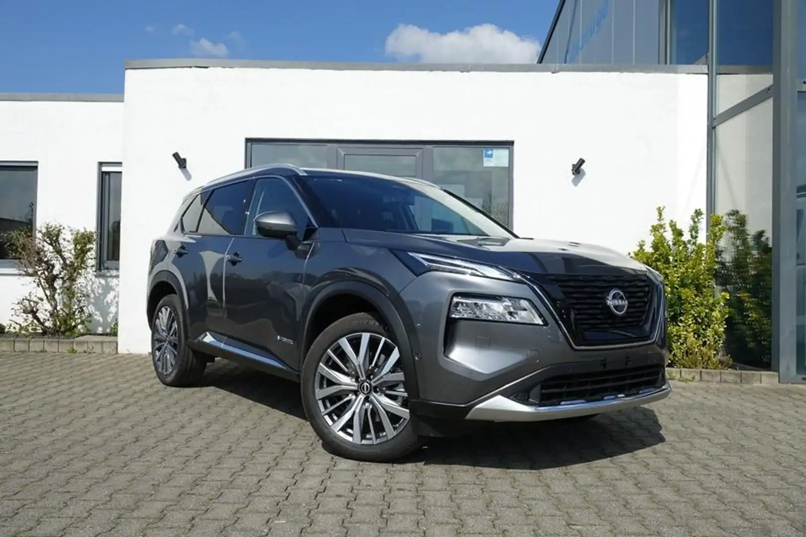 Nissan X-Trail TEKNA+ plus e-POWER e-4ORCE 5Sitz/20Zoll Grau - 1