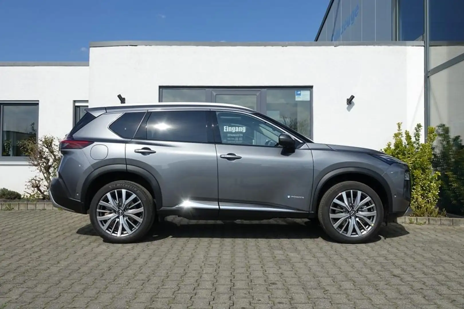 Nissan X-Trail TEKNA+ plus e-POWER e-4ORCE 5Sitz/20Zoll Grau - 2