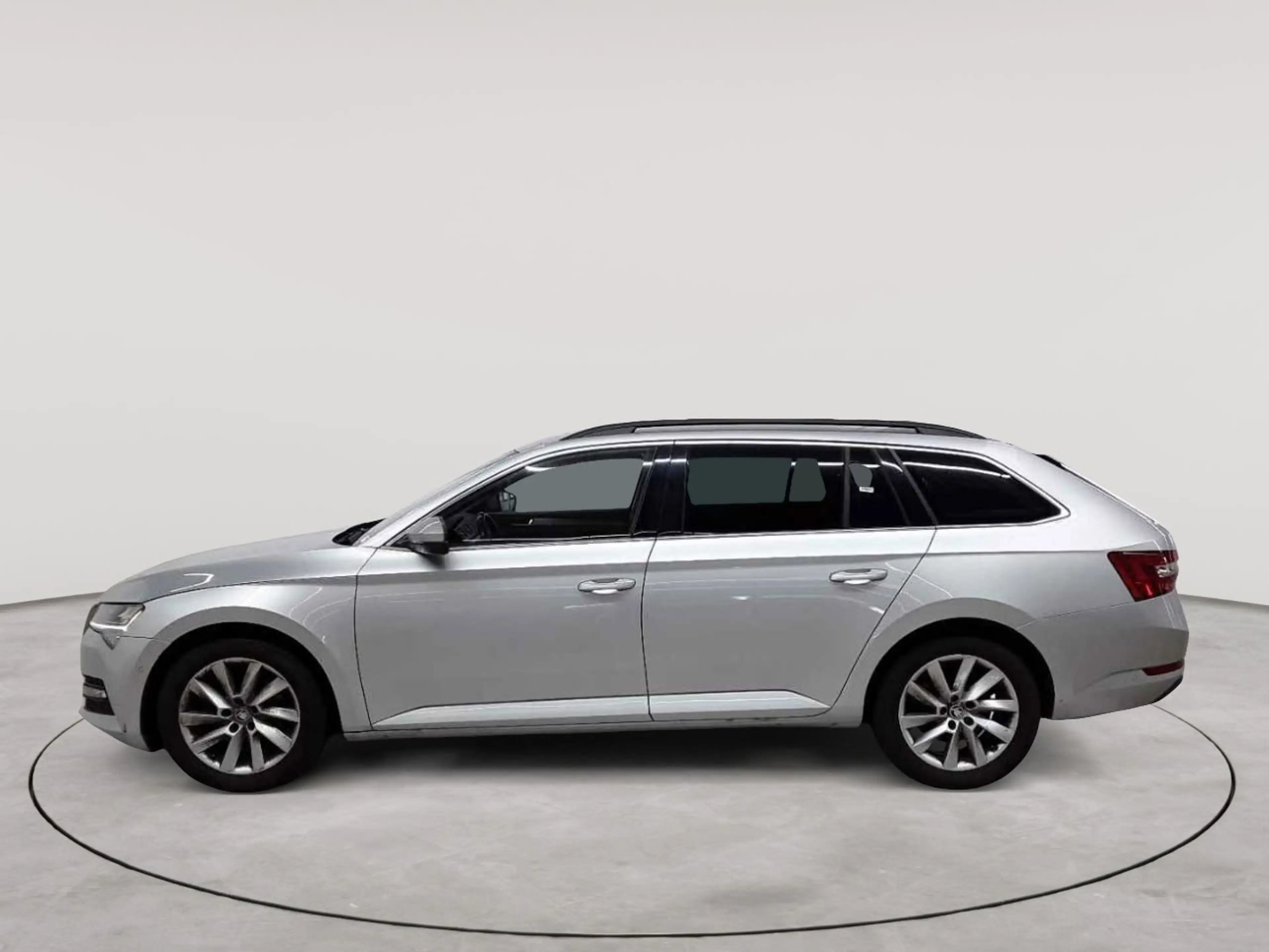 Skoda Superb Superb Combi 4x4 Ambition AHK NAV KAM — photo 6