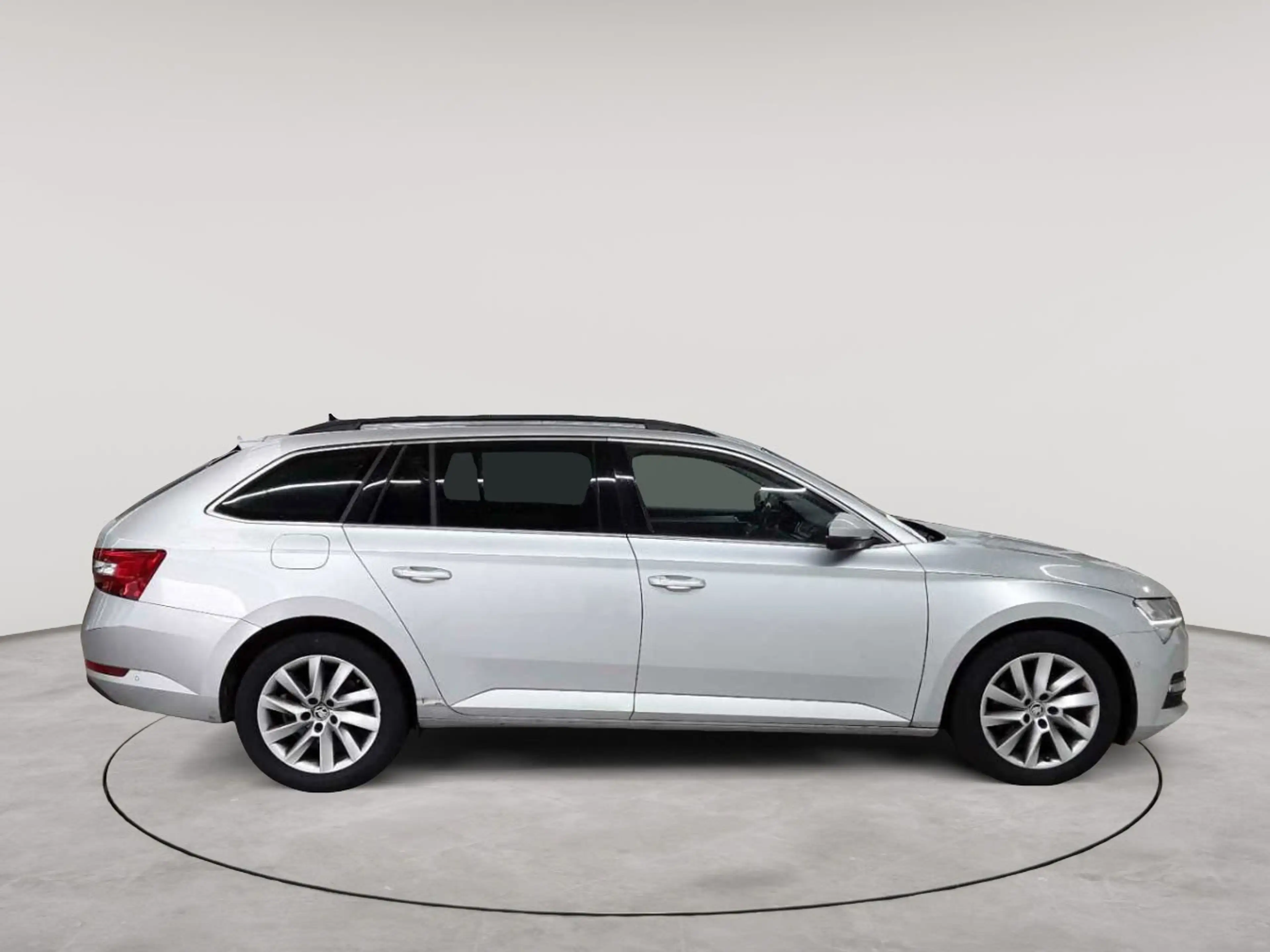 Skoda Superb Superb Combi 4x4 Ambition AHK NAV KAM — photo 3