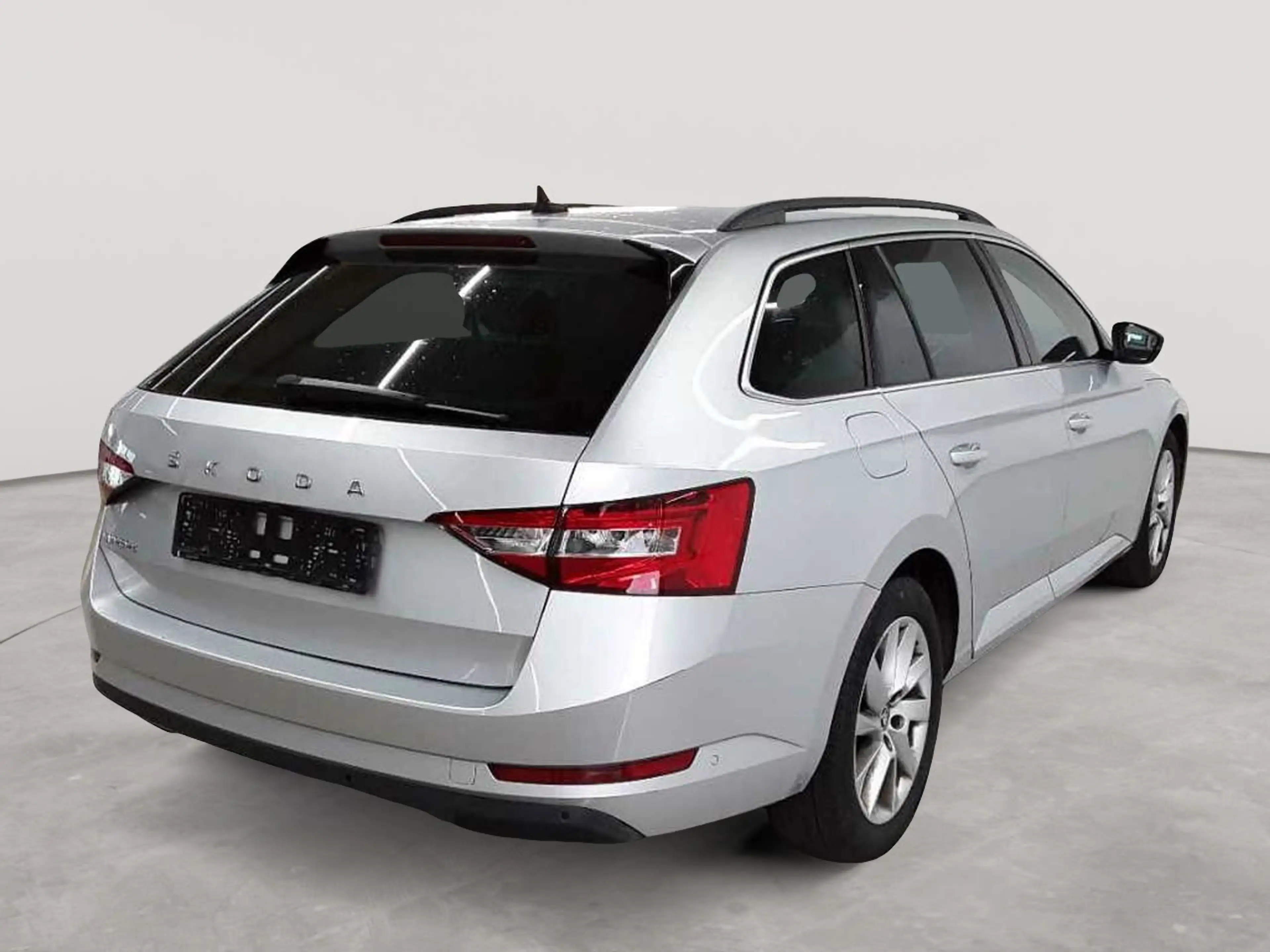Skoda Superb Superb Combi 4x4 Ambition AHK NAV KAM — photo 4