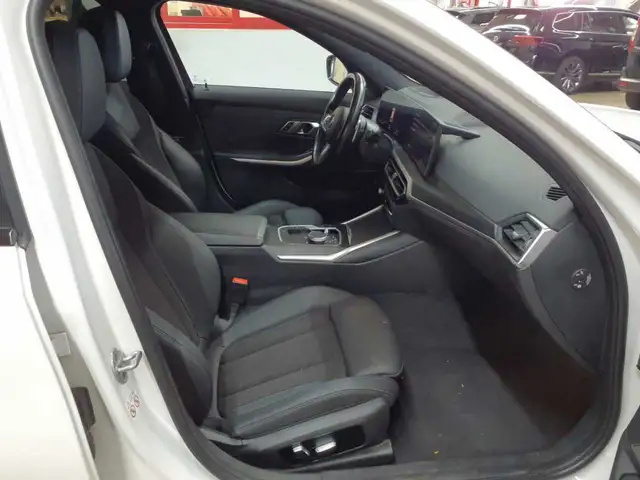 BMW 3 Series view 8