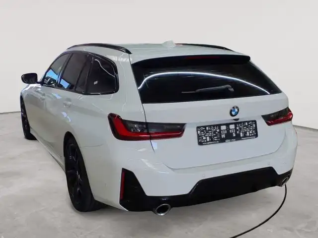 BMW 3 Series view 5