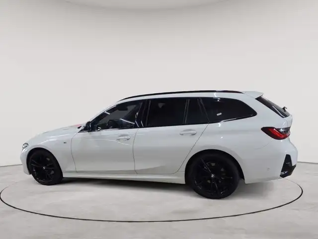 BMW 3 Series view 6