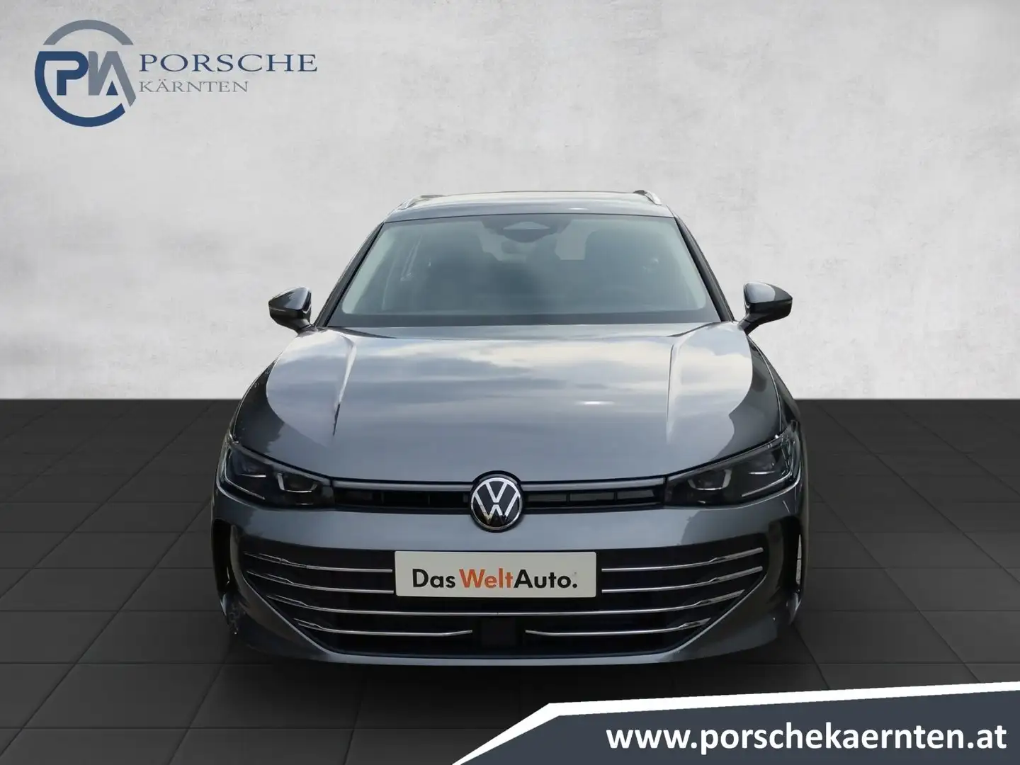 Volkswagen Passat Variant Business TDI DSG Grijs - 2
