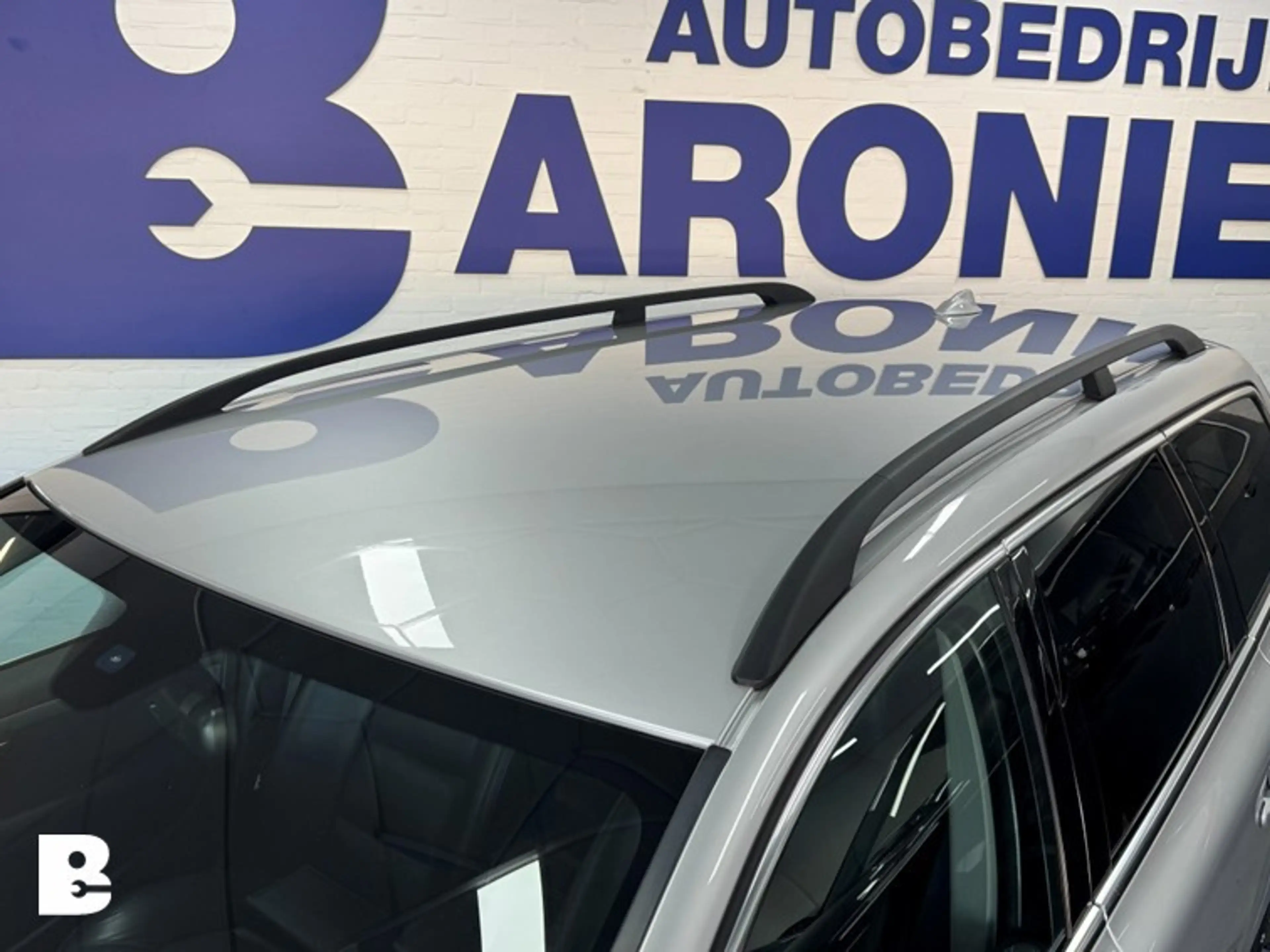 Volvo V70 2.0T Momentum — photo 11
