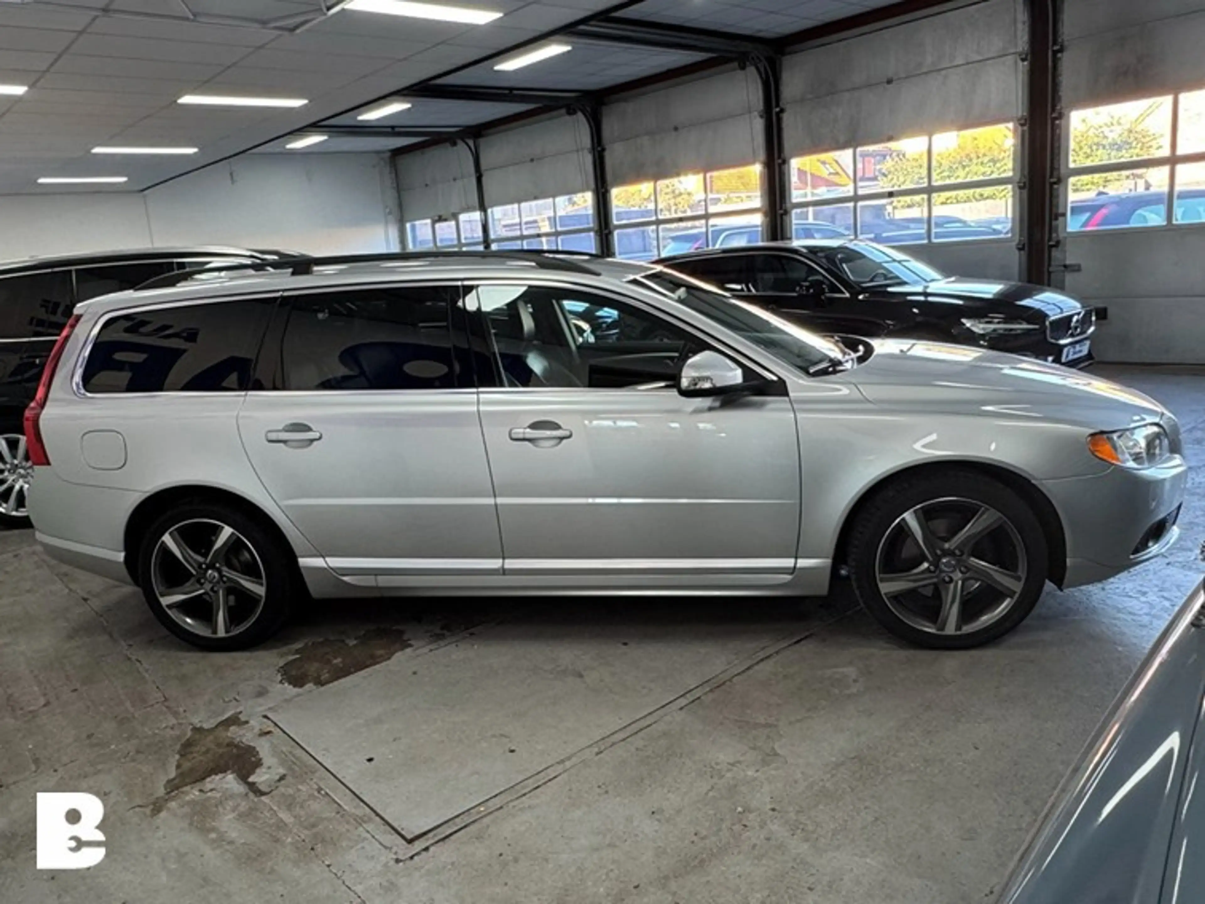 Volvo V70 2.0T Momentum — photo 6
