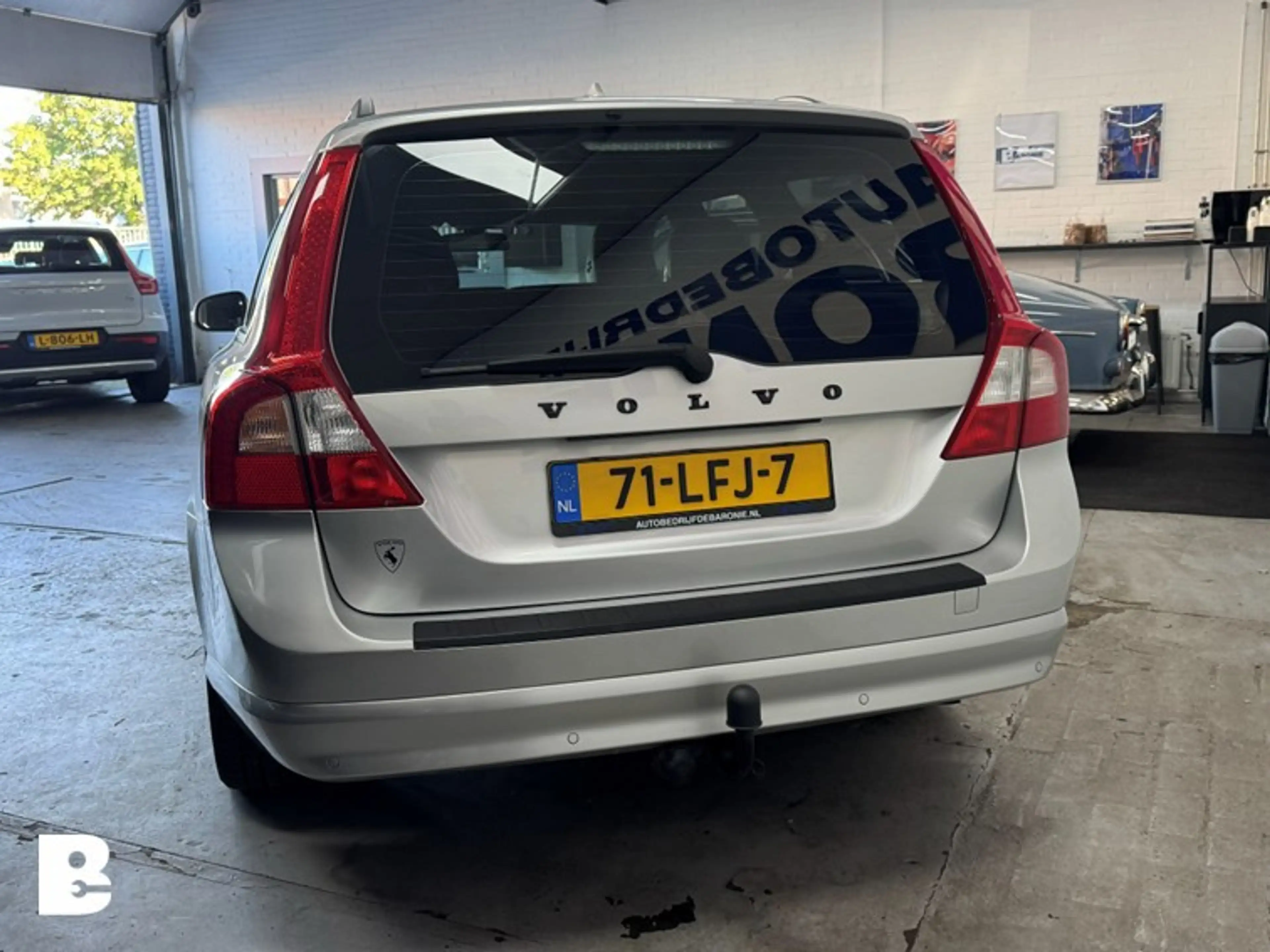 Volvo V70 2.0T Momentum — photo 7