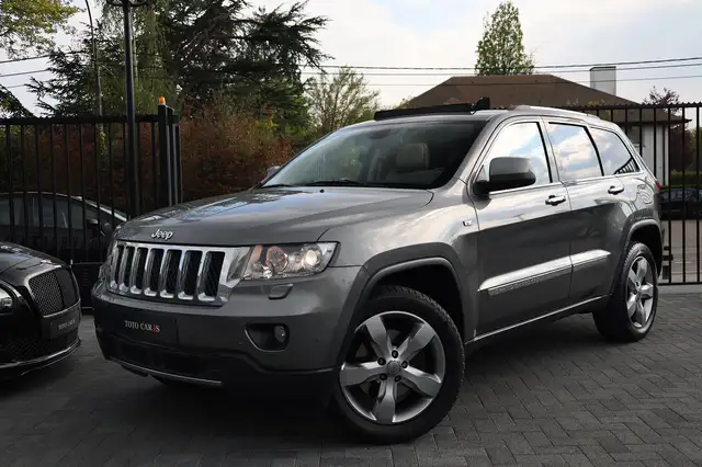 Jeep Grand Cherokee 3.0 V6 CRD | 1ste Eigenaar | Pano-Dak | Key-Less | Camera | Xenon | Cruise | Trek-Haak | Leder | Navi | Stoel-Verwarming