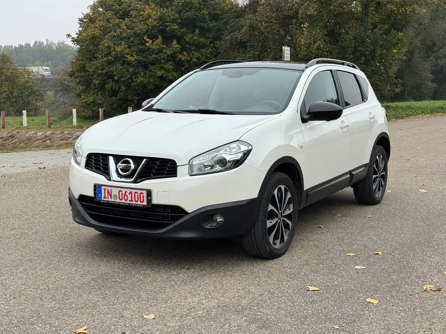 Nissan Qashqai 360 **Rückfahrkamera** Bílá - 1