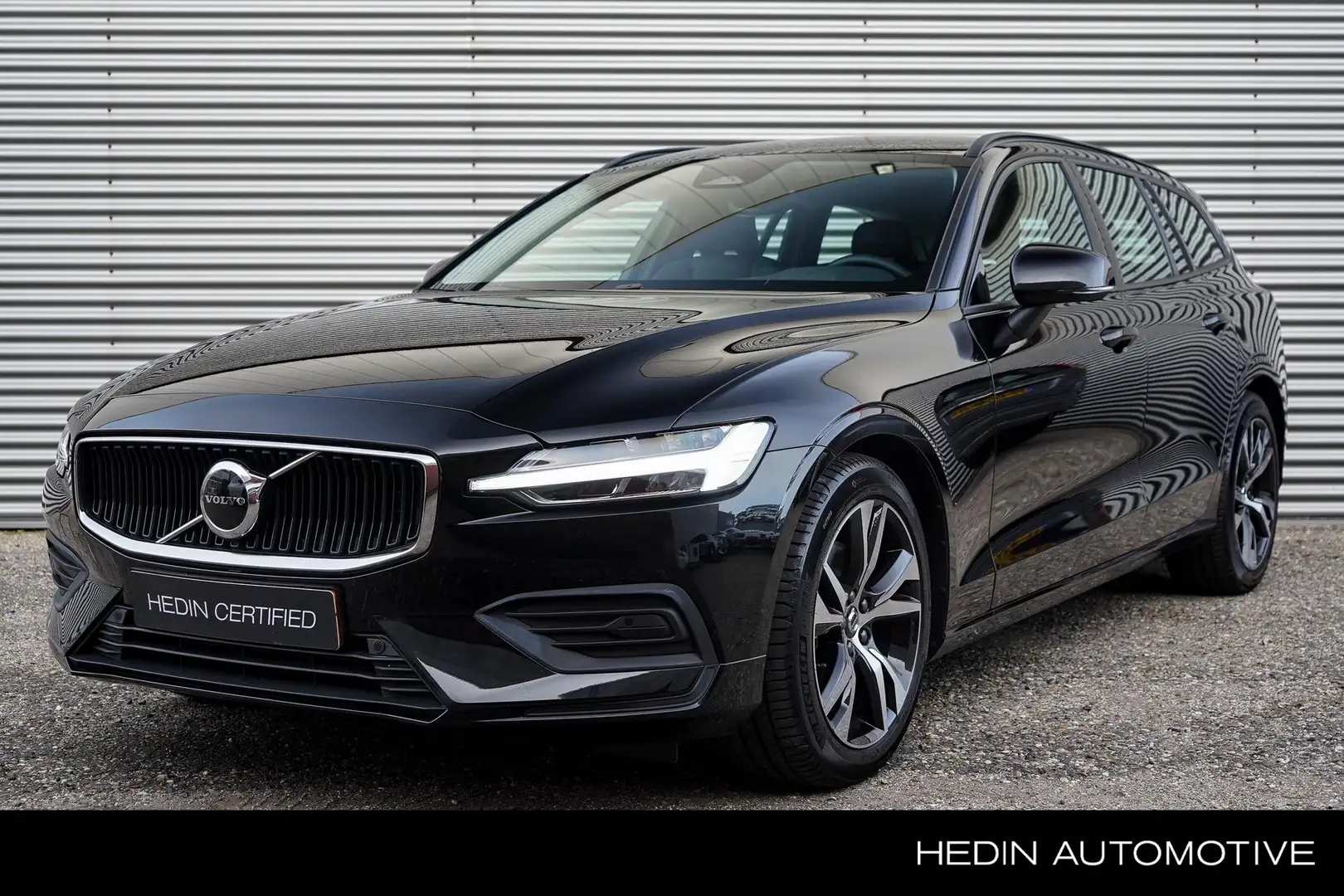 Volvo V60 2.0 B4 Essential Edition | Adaptive Cruise | BLIS Noir - 1