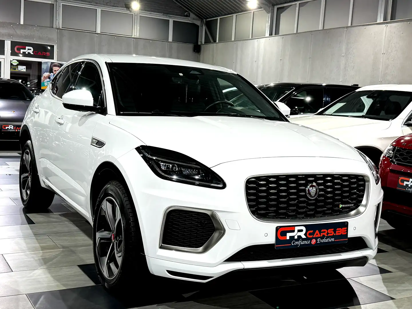 Jaguar E-Pace 1.5 T P160 R-Dynamic S 1e Main Etat Neuf Full Hist Blanc - 2