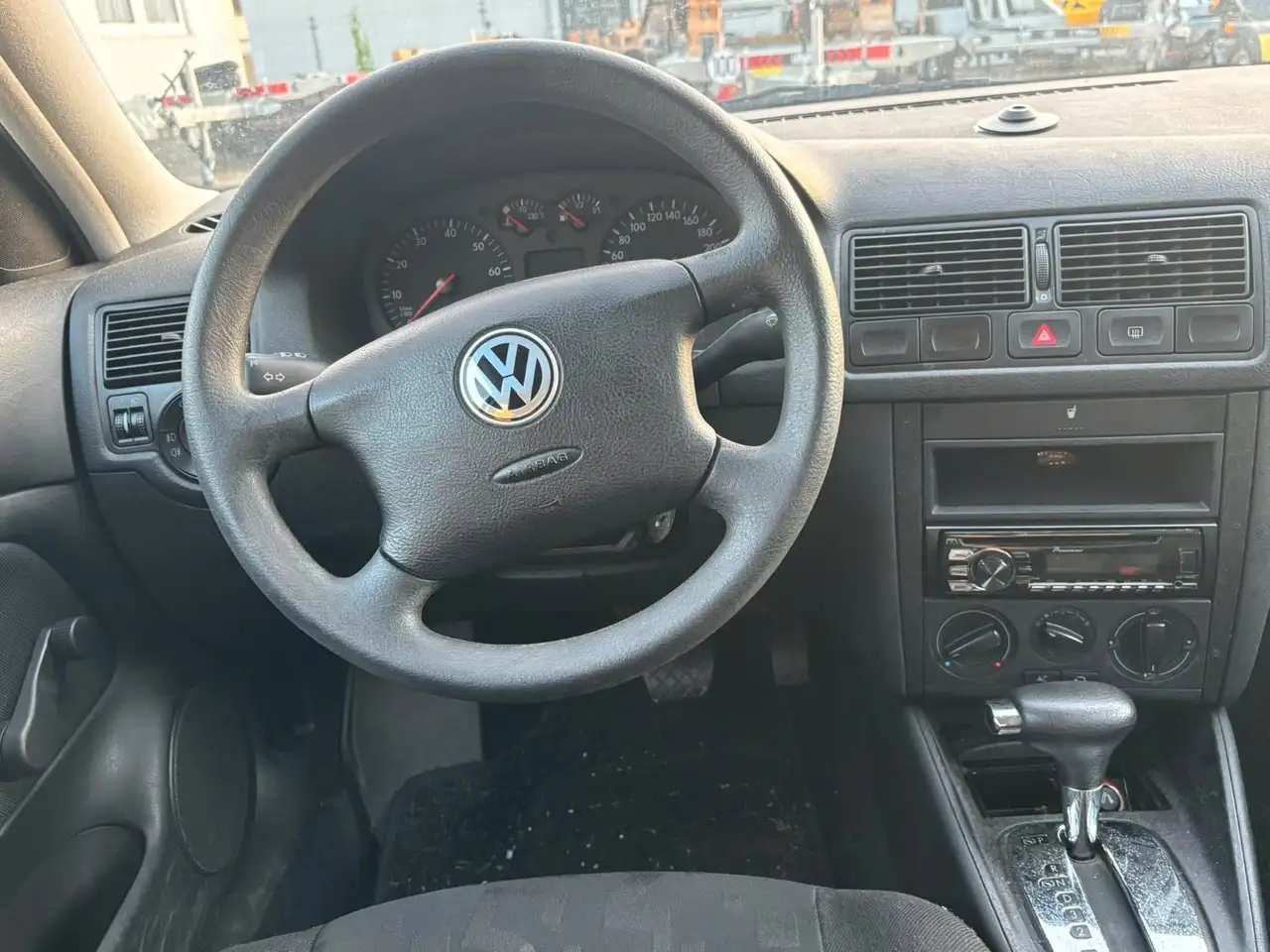 Volkswagen Golf 1.6 Auto Basis AUTOMATIK / KLIMA, foto 8