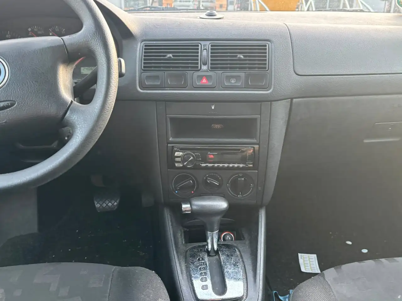 Volkswagen Golf 1.6 Auto Basis AUTOMATIK / KLIMA, foto 9