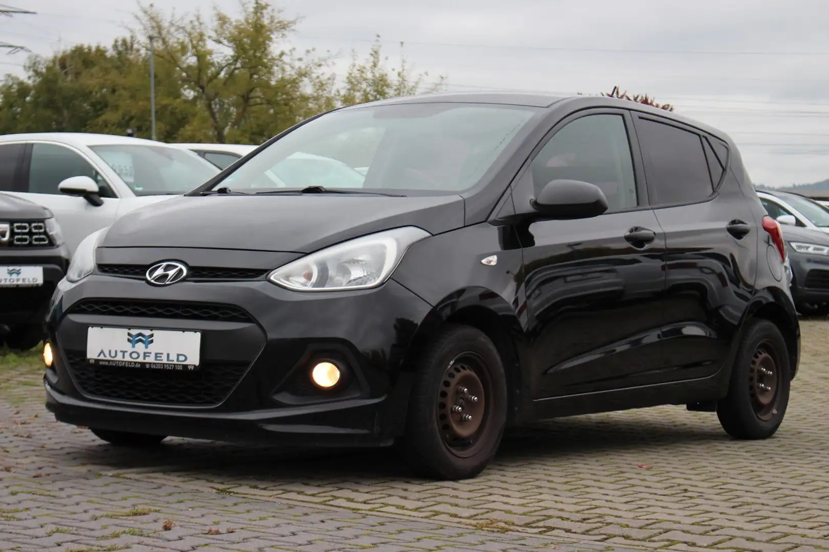 Hyundai i10 1.0 Classic/VOLLSHEFT/KLIMA/ALLWETTERREIFEN/ Schwarz - 1