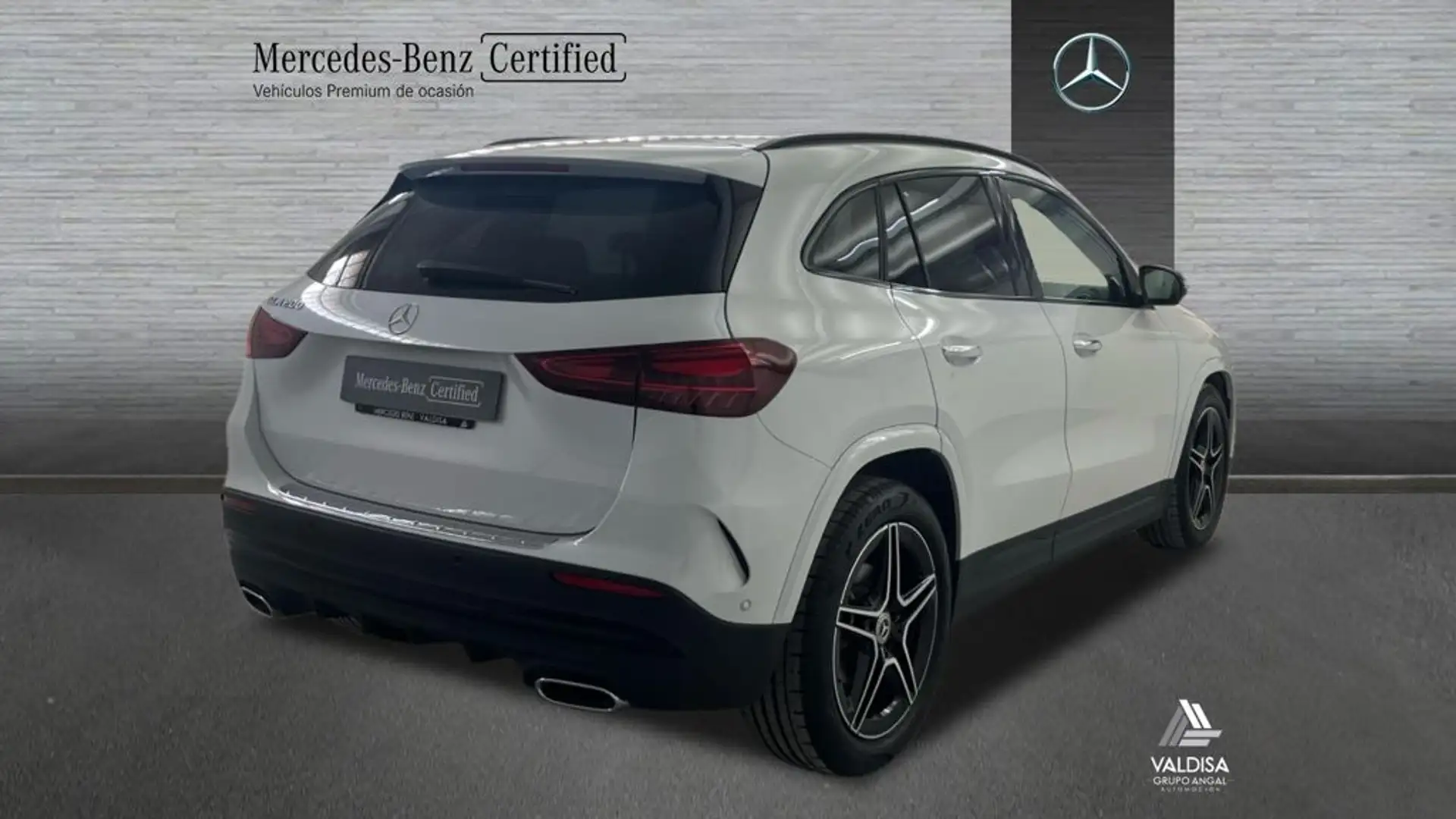 Mercedes-Benz GLA 200 - 2