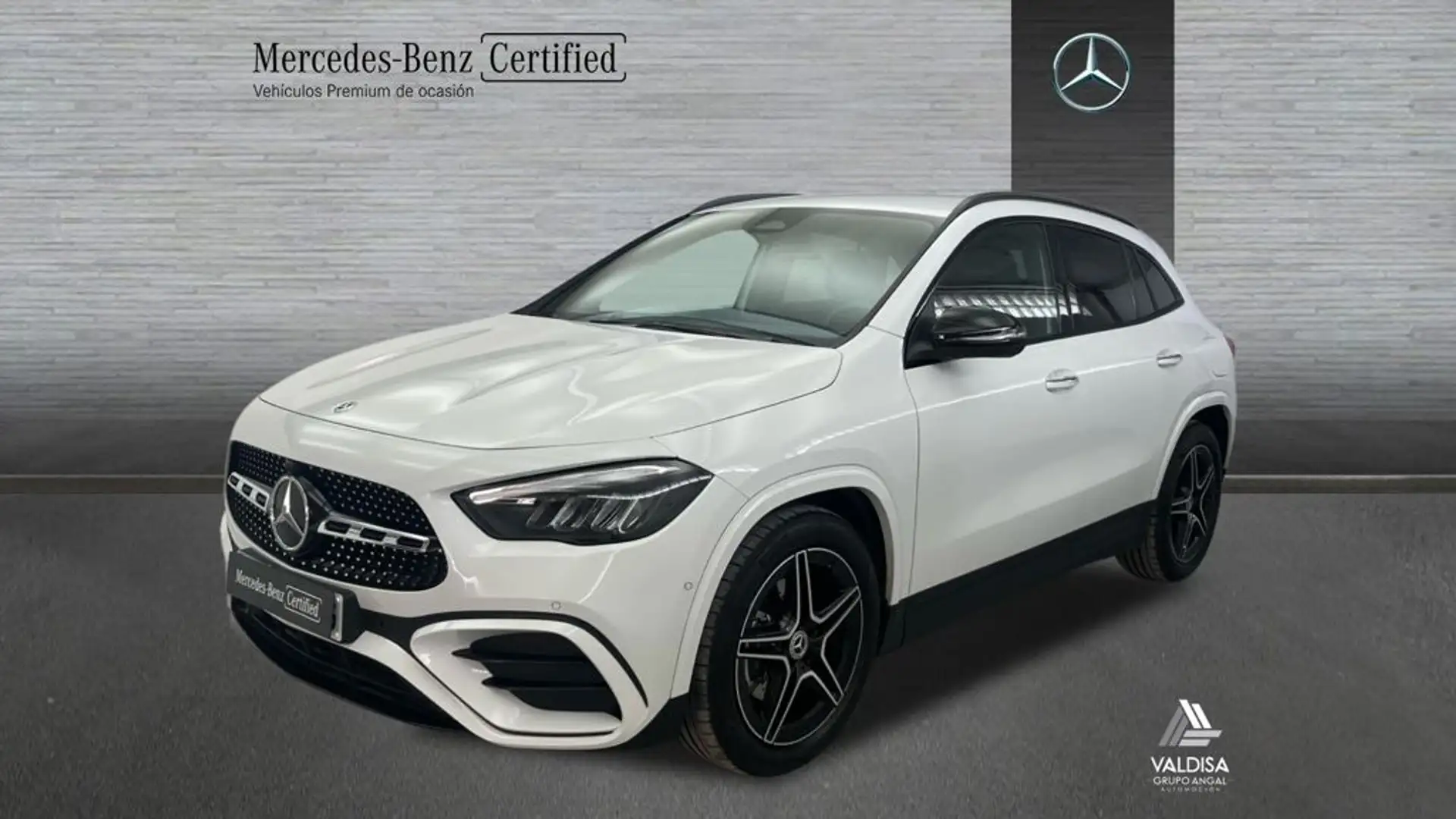 Mercedes-Benz GLA 200 - 1