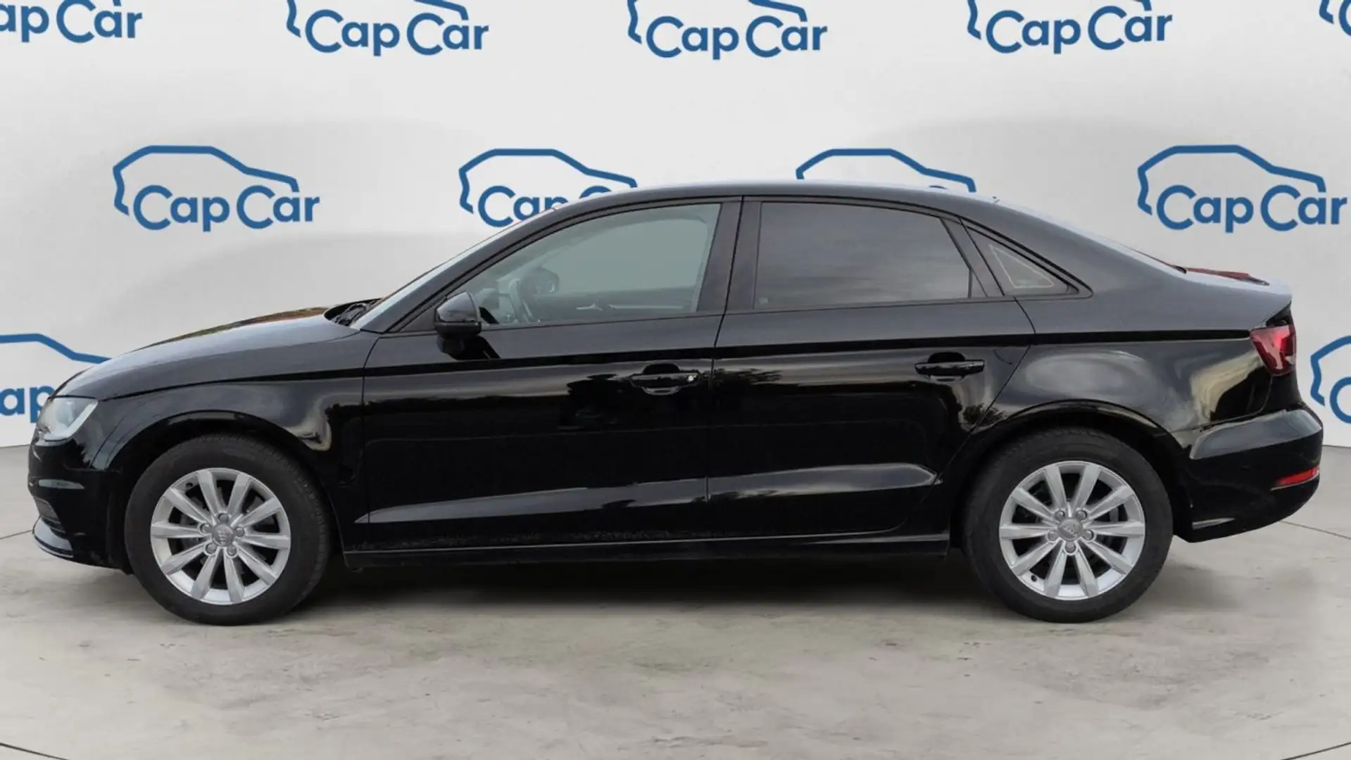 Audi A3 Limousine III 1.6 TDI 110 Ambiente Schwarz - 2