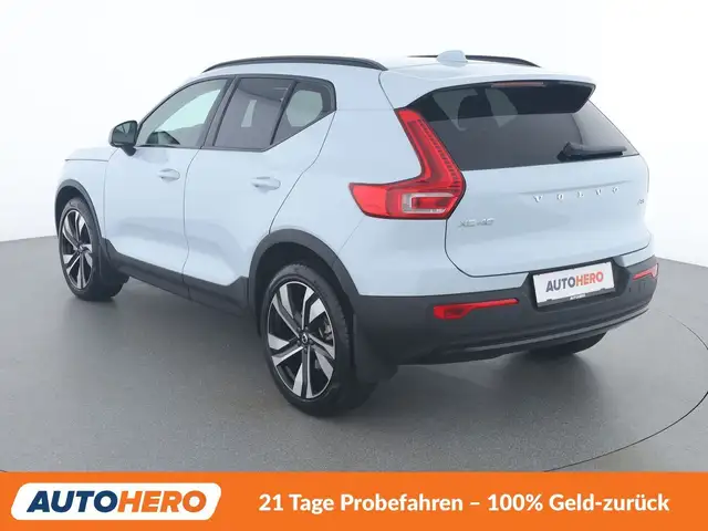 Volvo XC40 view 4