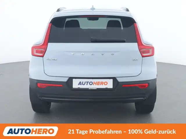 Volvo XC40 view 5