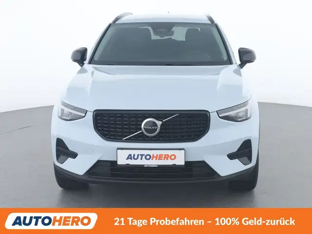 Volvo XC40 view 9