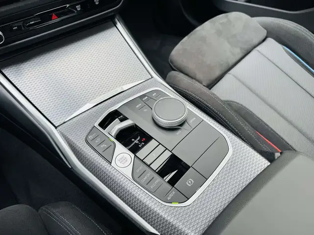 BMW 3 Series view 12