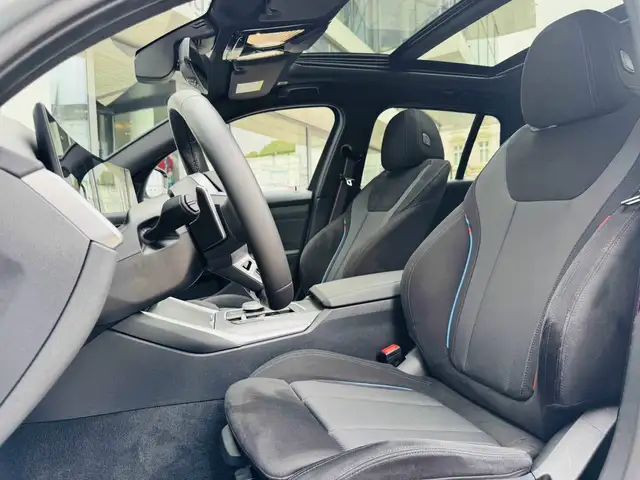 BMW 3 Series view 7
